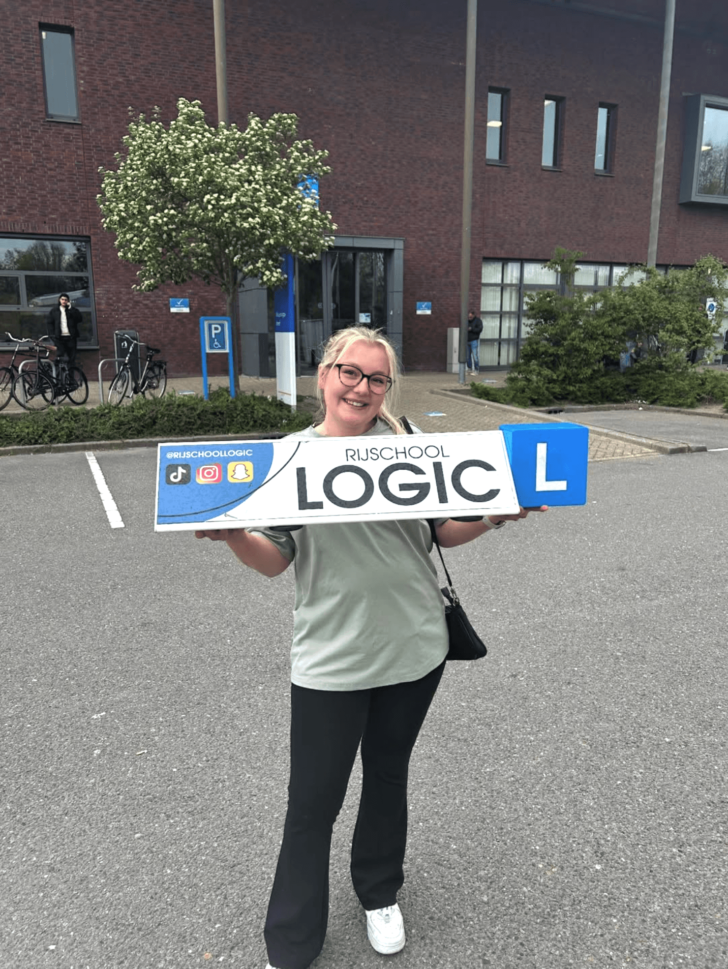 @rijschoollogic Instagram post