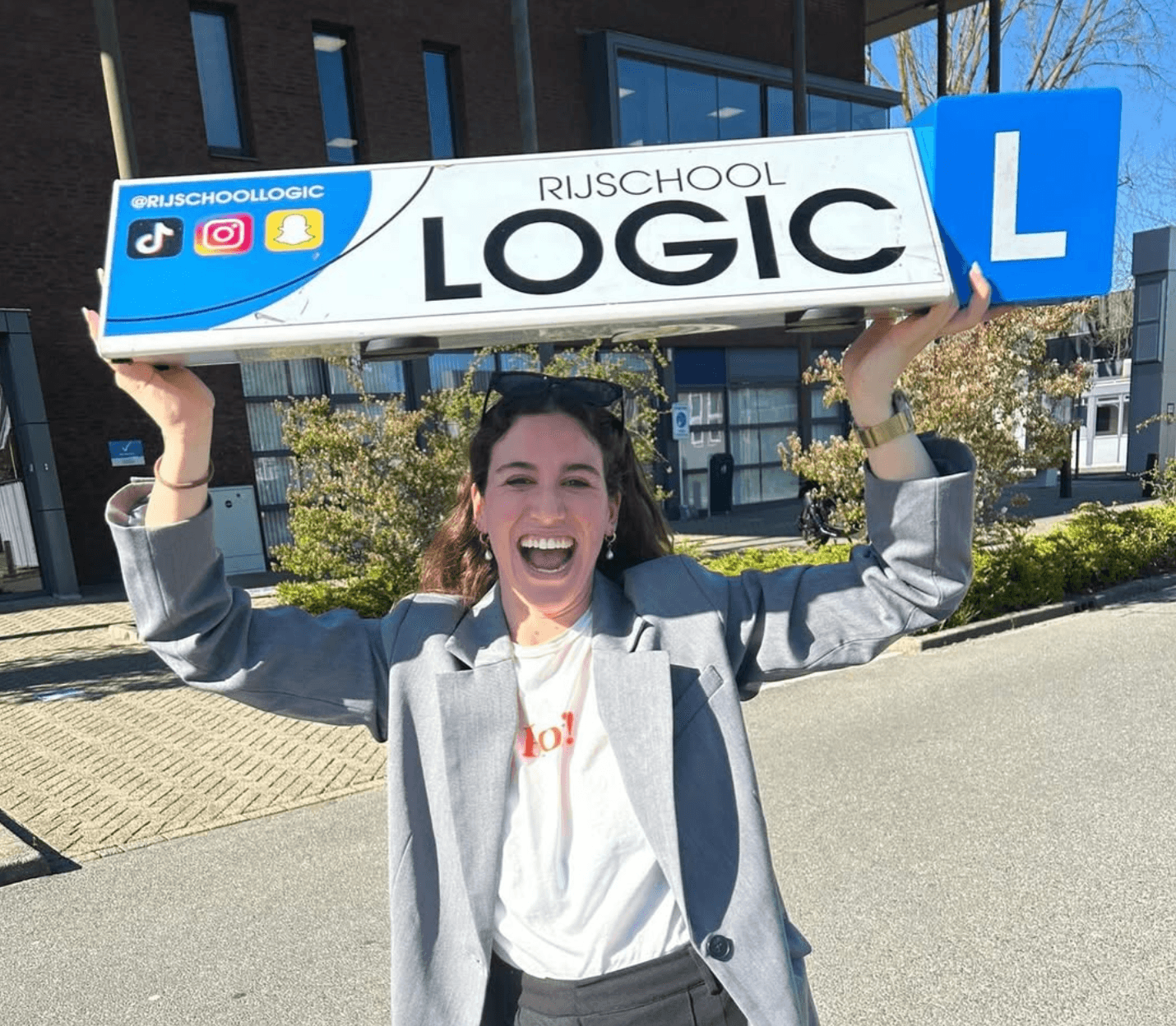 @rijschoollogic Instagram post
